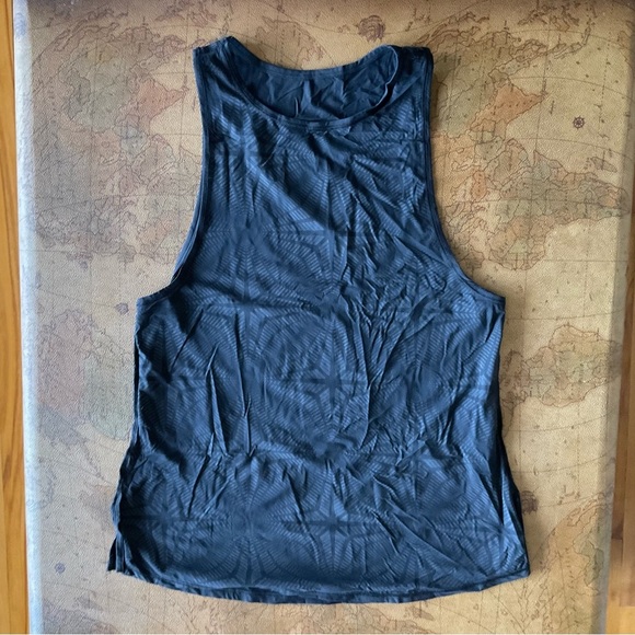 Under Armour REVERSIBLE black tank top - Picture 4 of 6